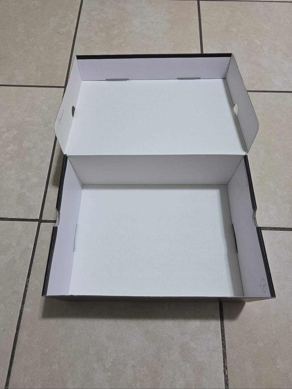 Empty Shoe Box - Picture 6 of 6